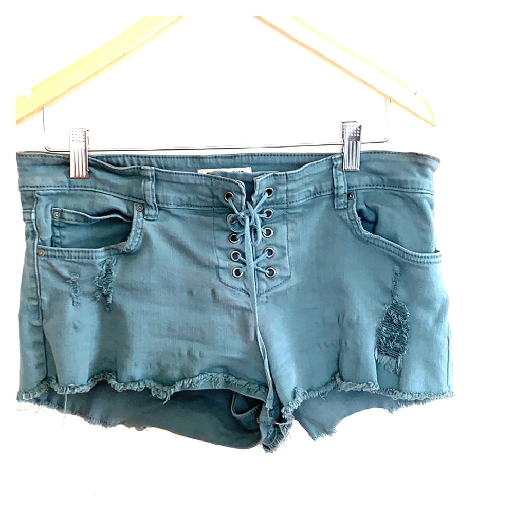 Billabong lace-up destructed hem short Size 28